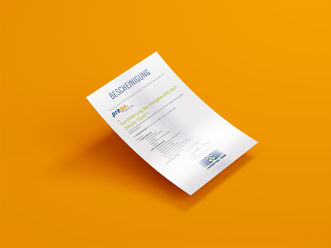 Zertifikat für die Durchführung eines Energieaudits nach DIN EN 16247-1 auf orangefarbenem Hintergrund.